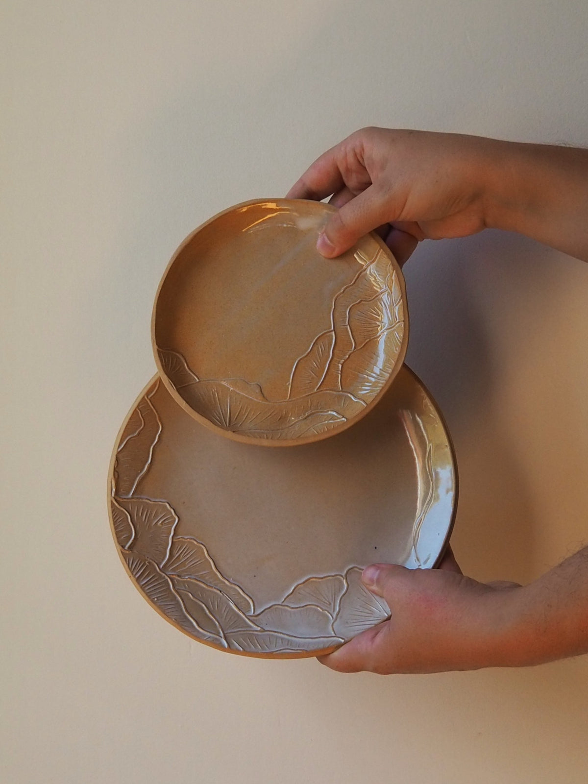 Petite assiette en relief